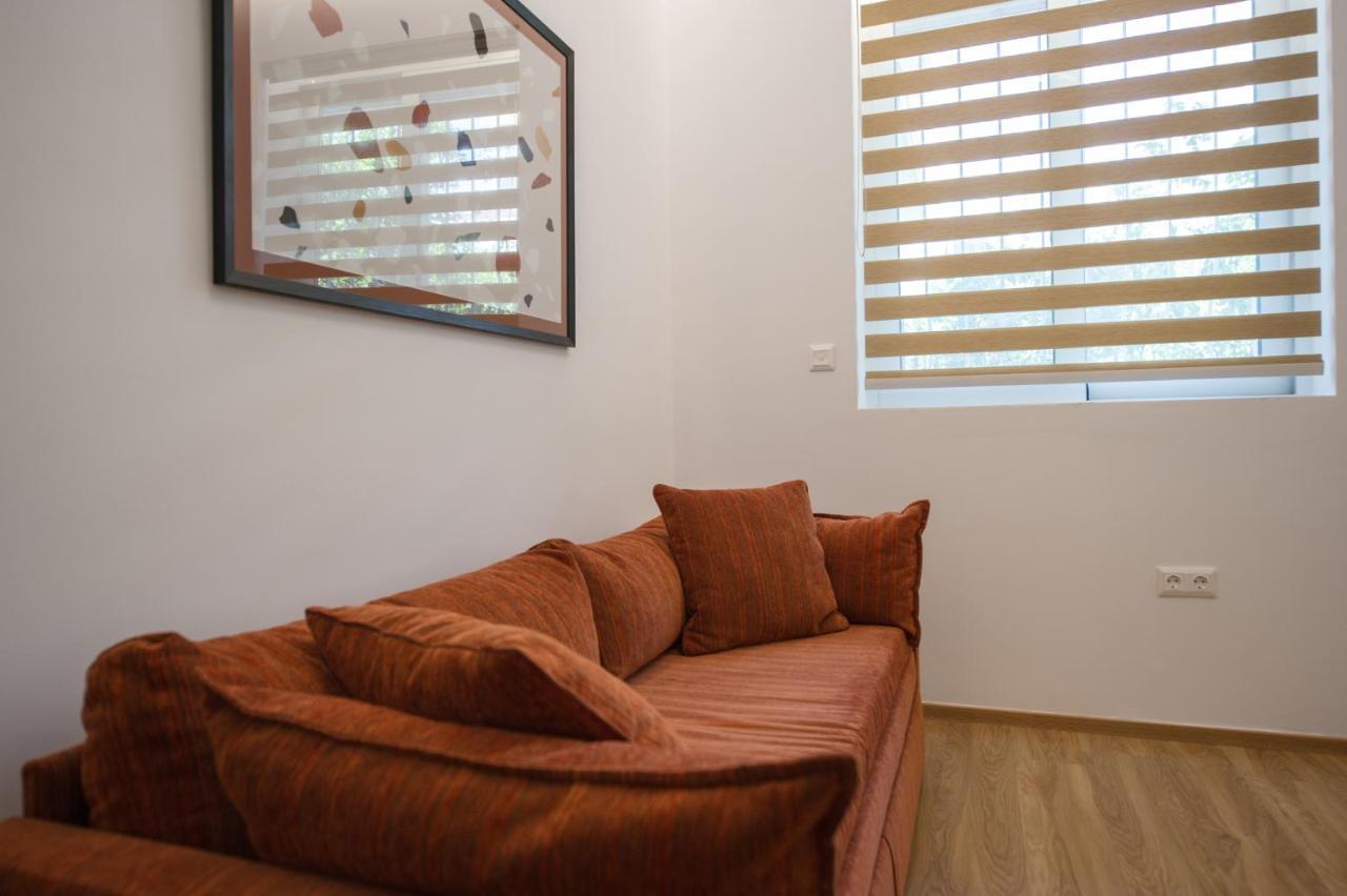 Kanari Elegant And Cozy Apartment