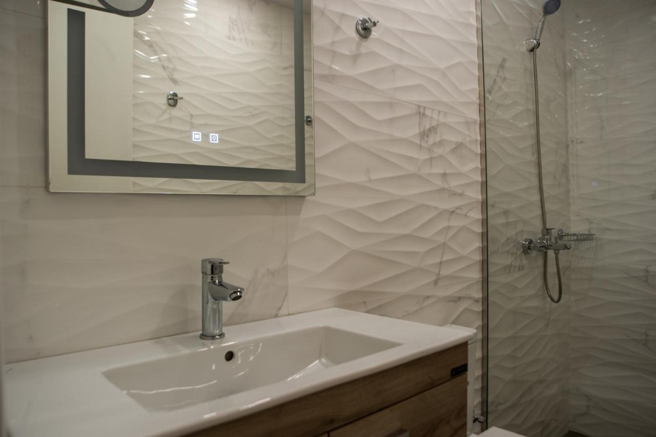 Kanari Elegant And Cozy Apartment